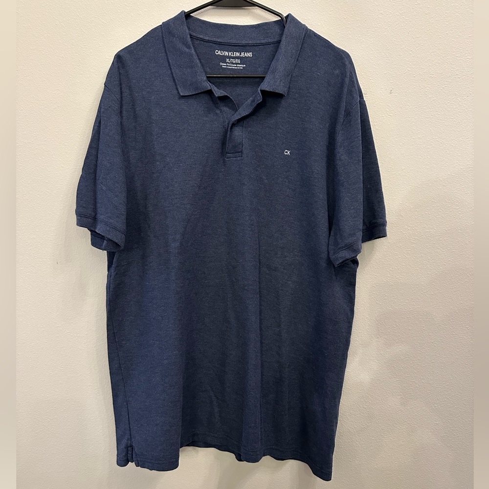 Men’s Blue Calvin Clein golf shirt XL